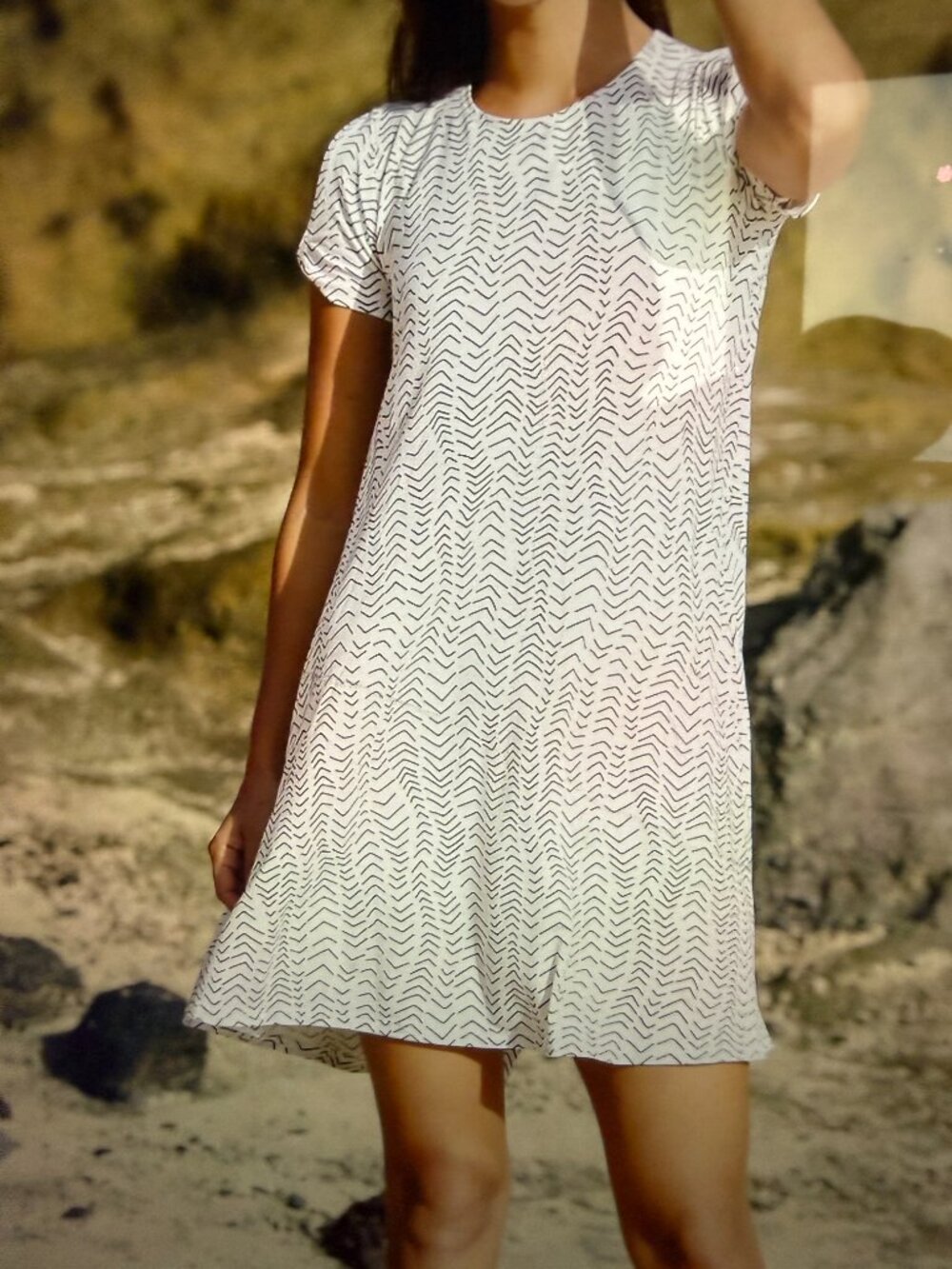 Fighting Eel white black design cold shoulder dress sz S